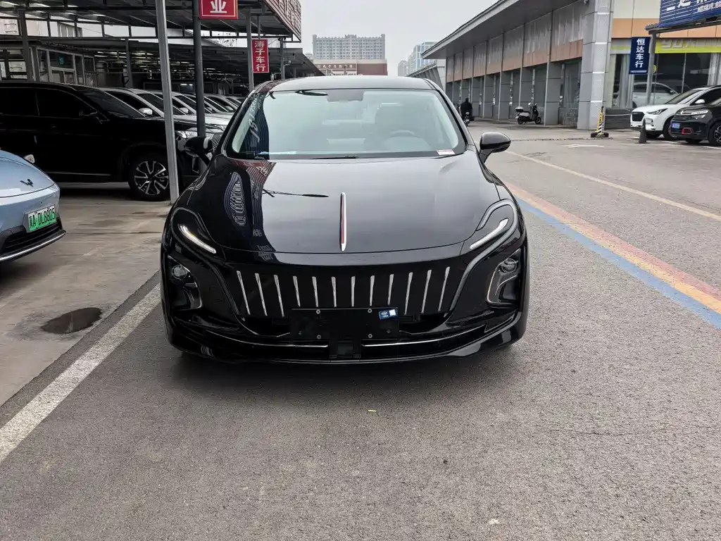 Hongqi Hongqi E-QM5 2023