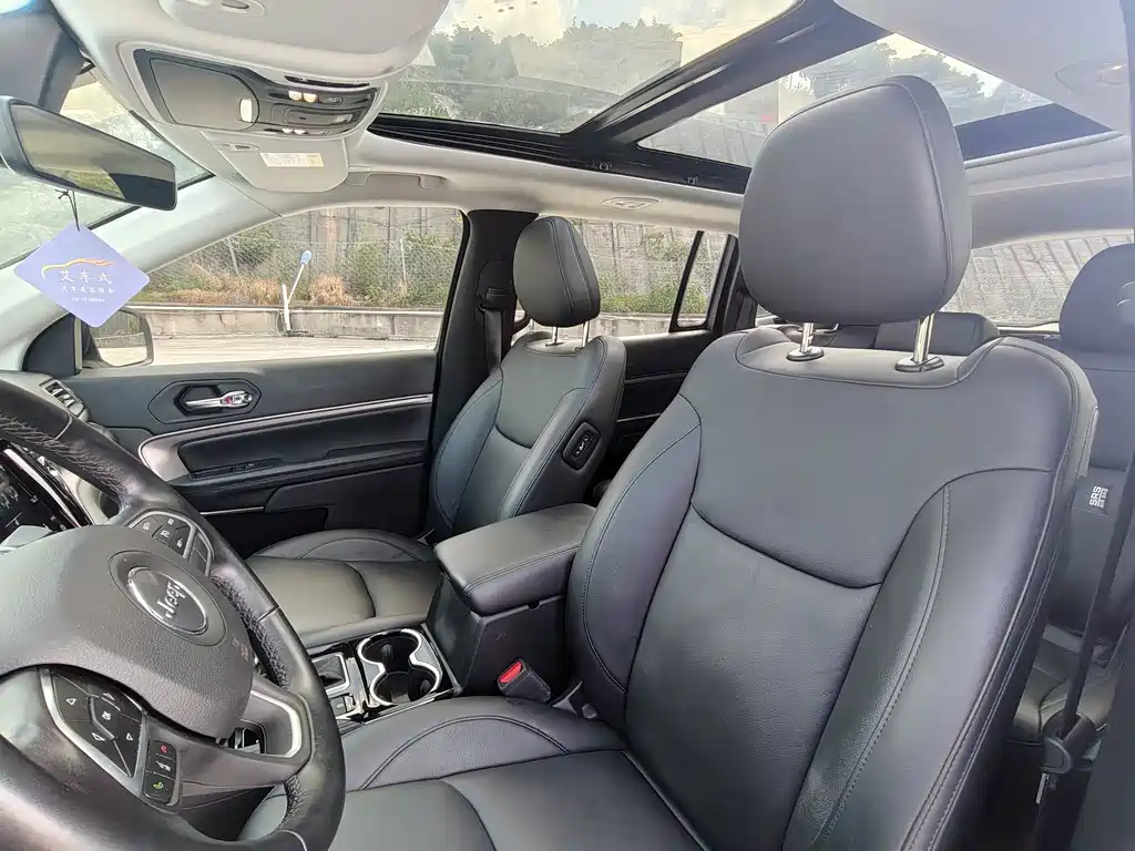 Jeep Grand Commander — миниатюра 13