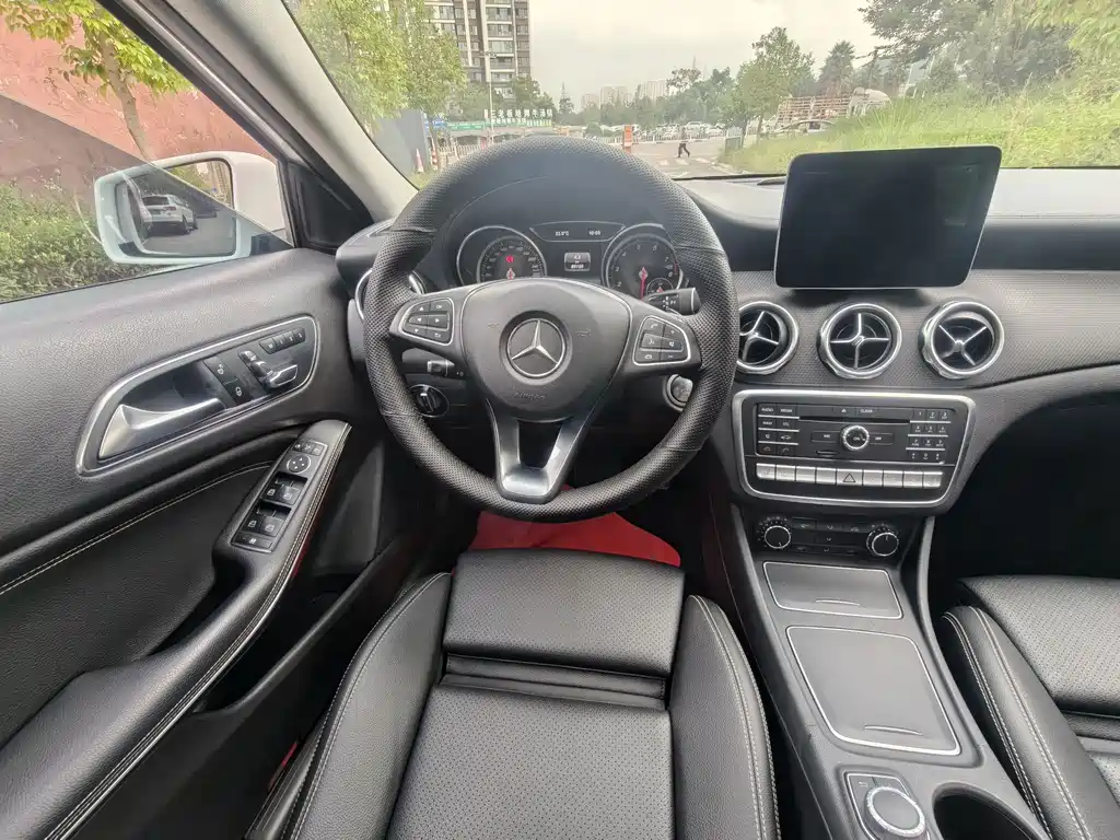 Mercedes-Benz GLA — миниатюра 13