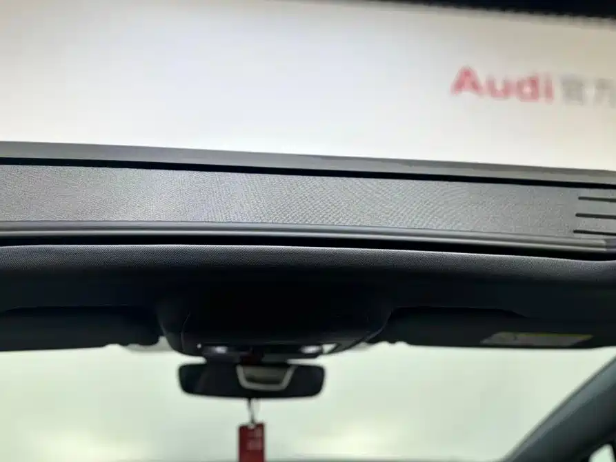 Audi Q4 e-tron — миниатюра 9