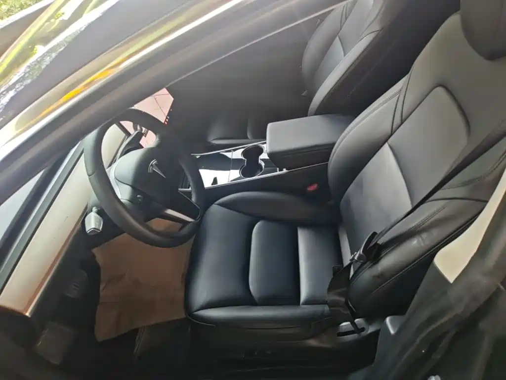 Tesla Model 3 — миниатюра 15