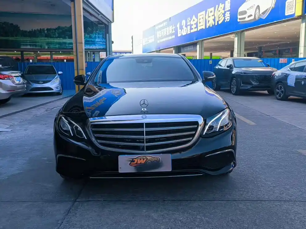 MERCEDES-BENZ E CLASS