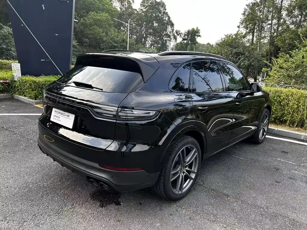 PORSCHE CAYENNE