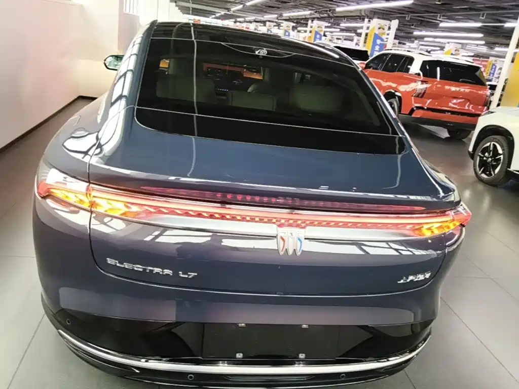 Buick Electra L7 — миниатюра 6