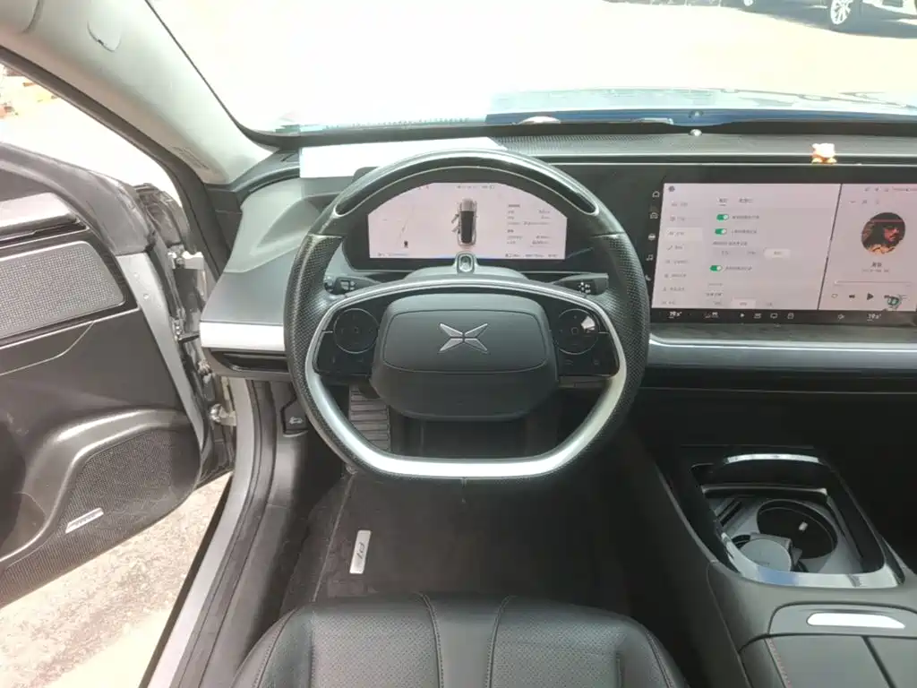 XPeng P7 — миниатюра 11