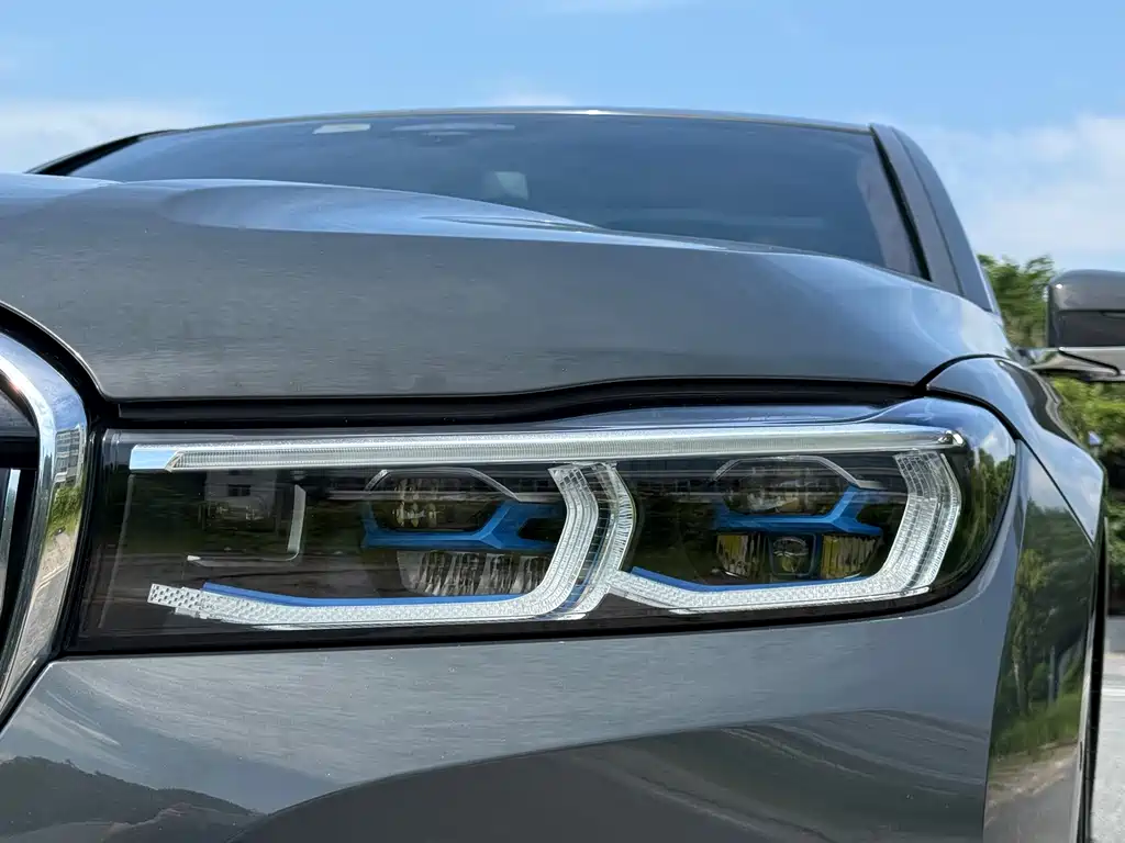 BMW 7 Series — миниатюра 4