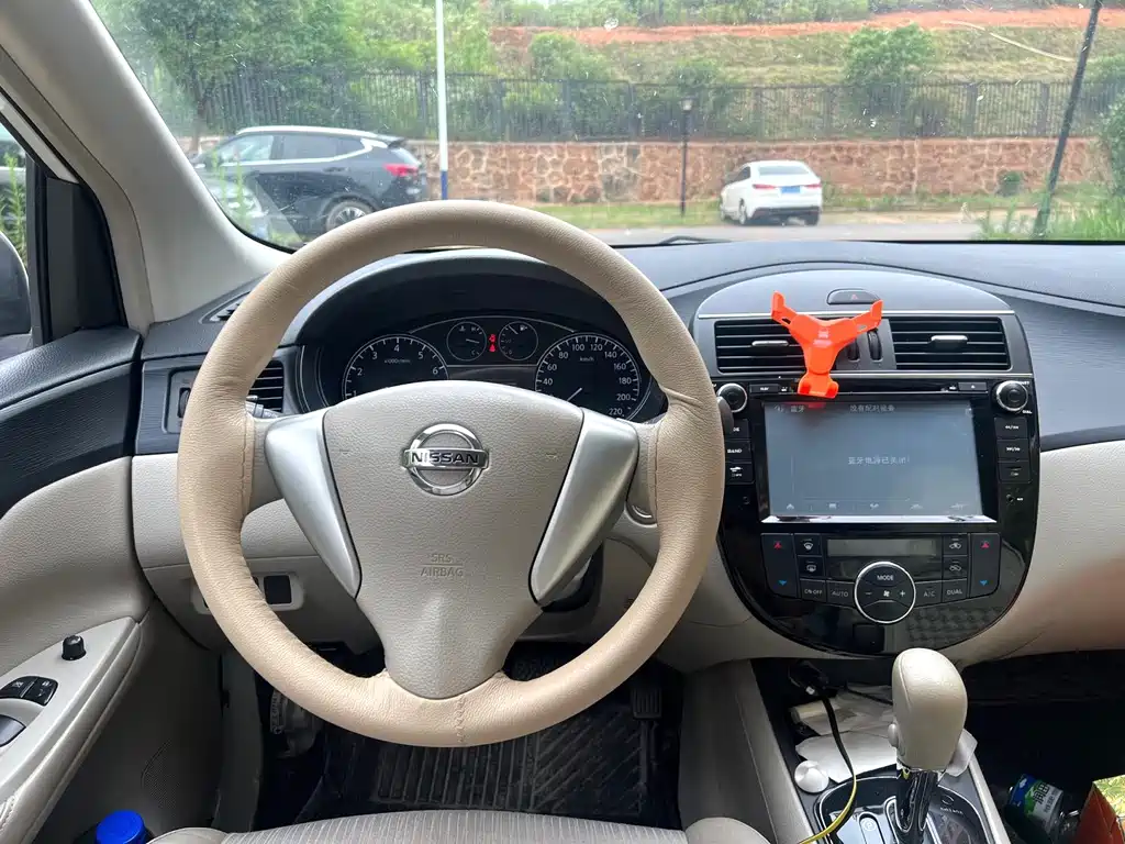 Nissan Tiida — миниатюра 5