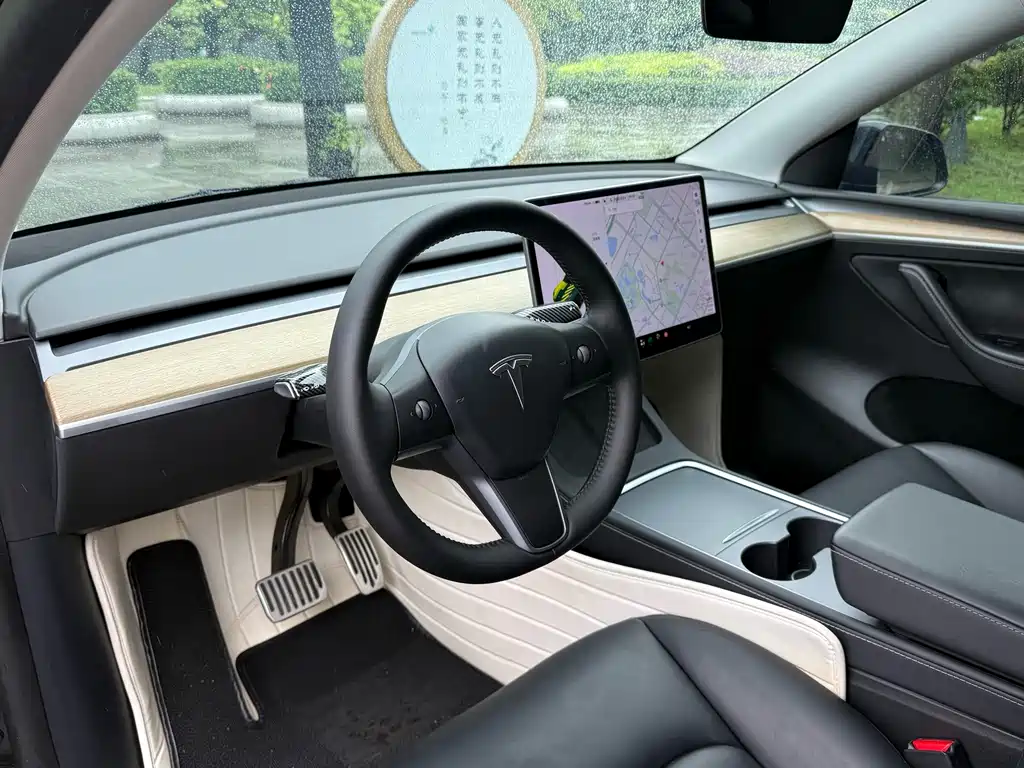 Tesla Model Y — фотографии объявления, Фото 5