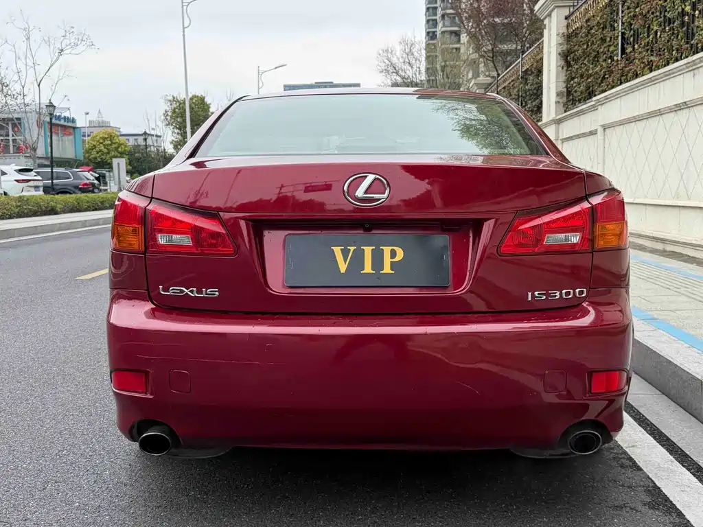 Lexus IS — миниатюра 4