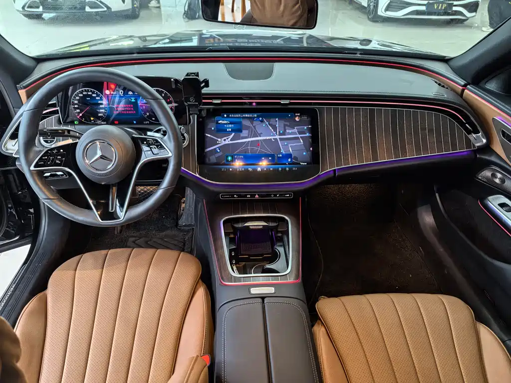 MERCEDES-BENZ E CLASS