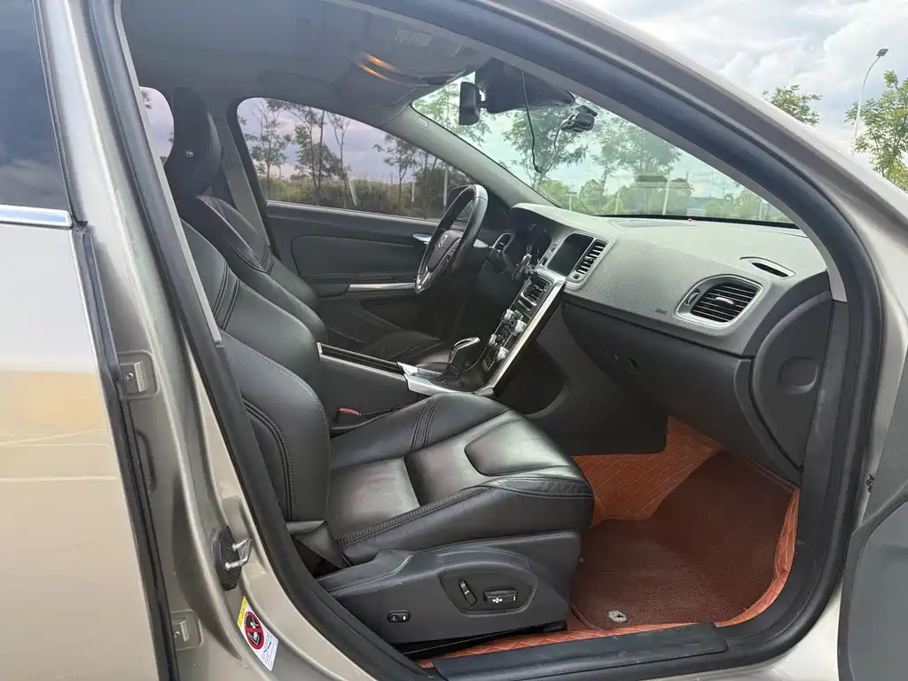 Volvo S60 — миниатюра 13