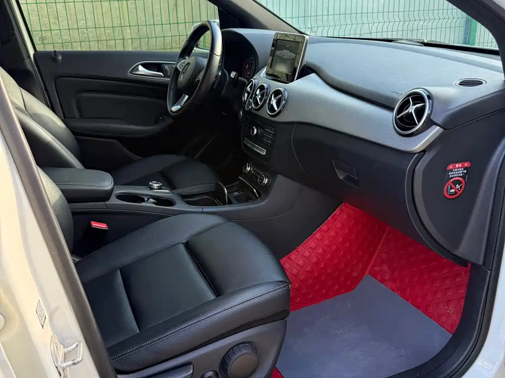 Mercedes-Benz B-Class — миниатюра 12