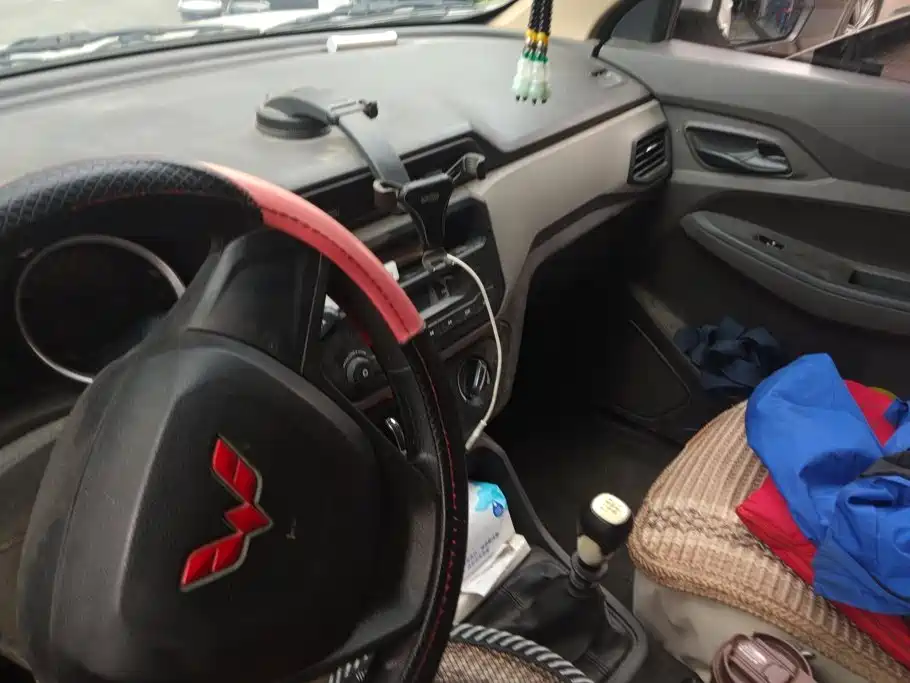 Wuling Hongguang — миниатюра 13
