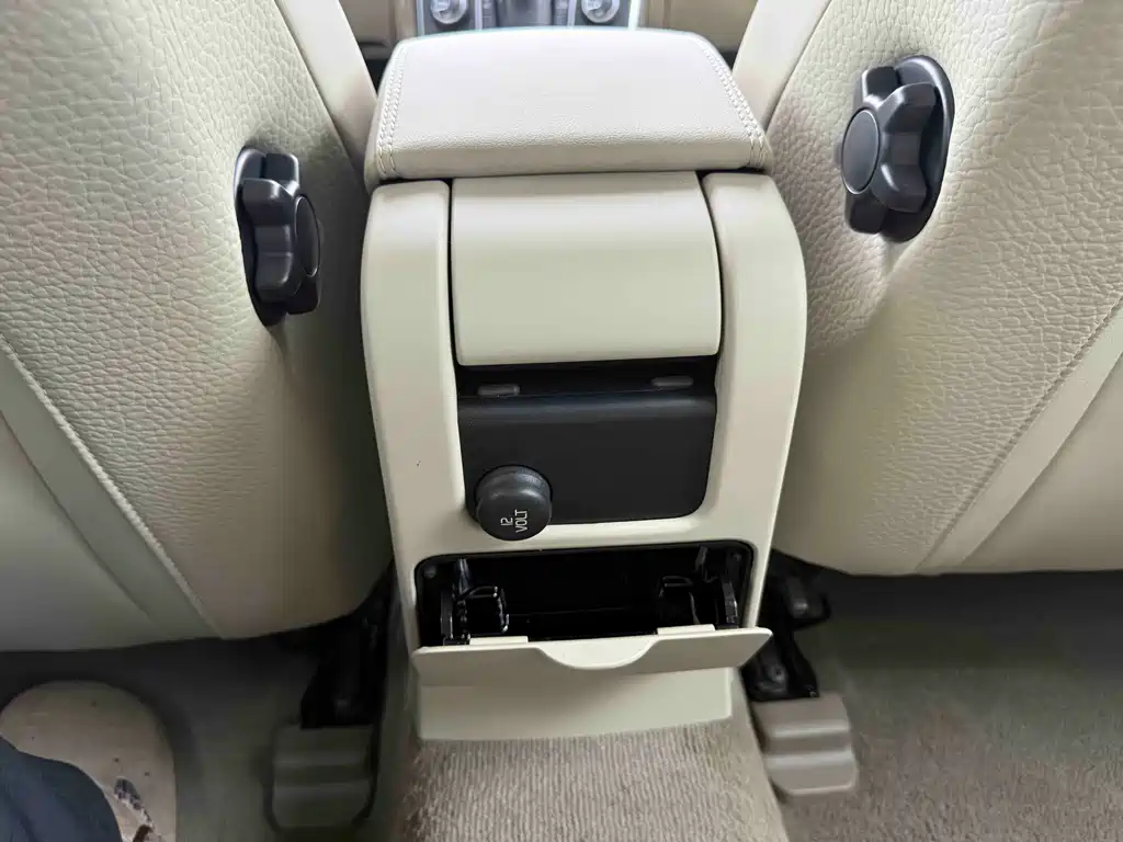 Volvo S60 (Import) — миниатюра 21
