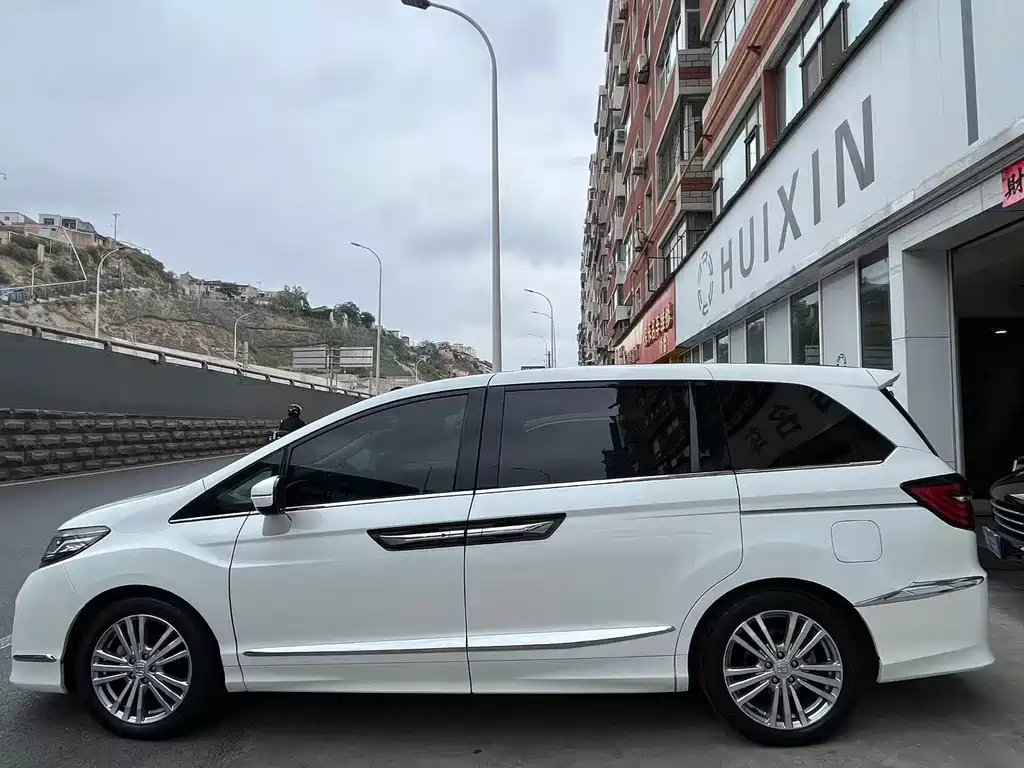Honda Elysion — миниатюра 17