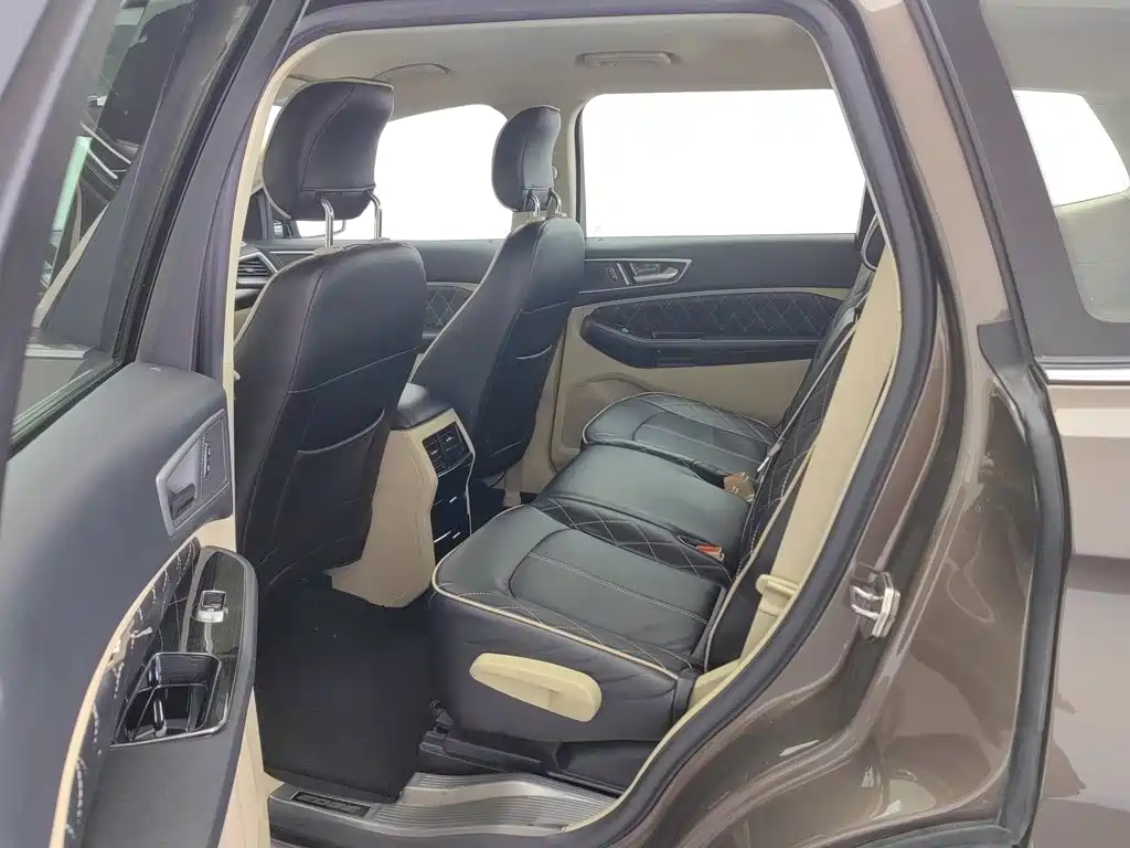 Ford Edge — миниатюра 15