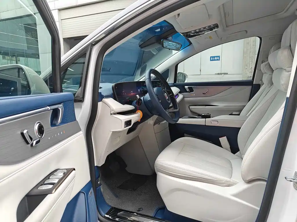 BUICK GL8 NEW ENERGY