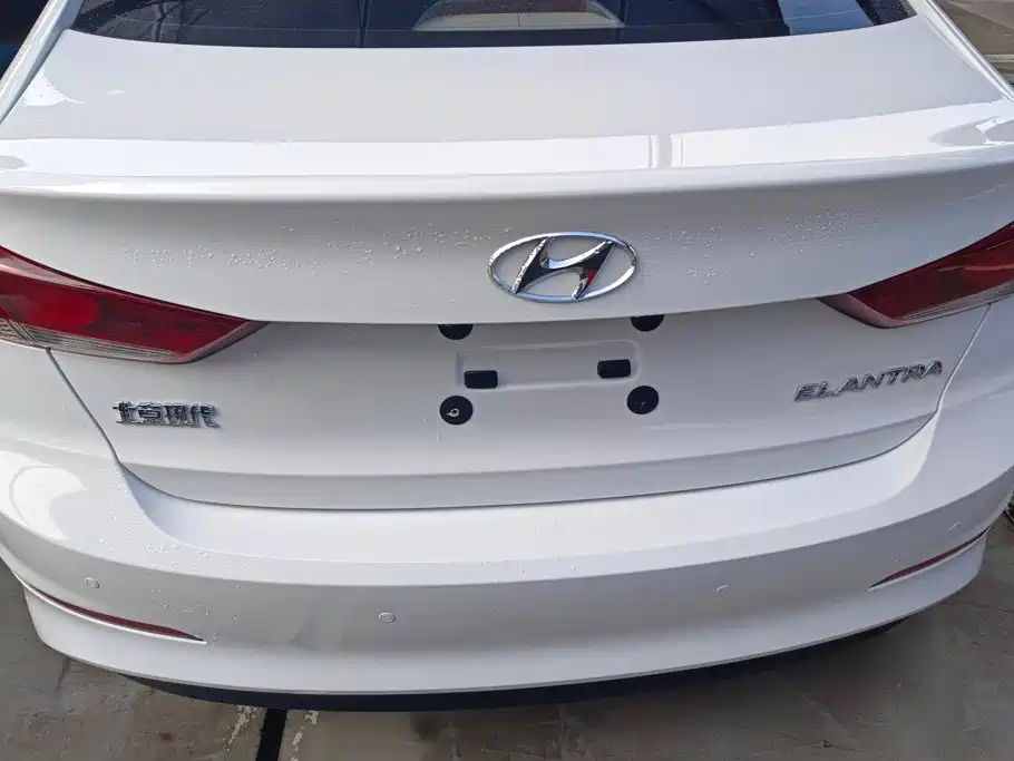 Hyundai Elantra — миниатюра 4