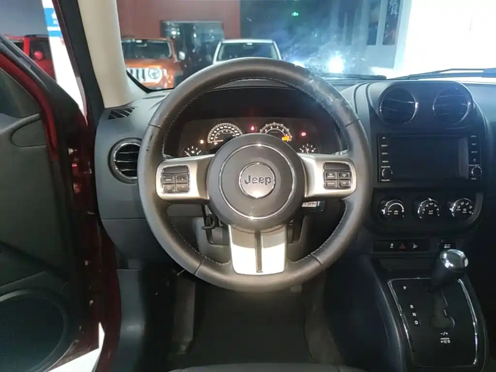 Jeep Patriot — миниатюра 11