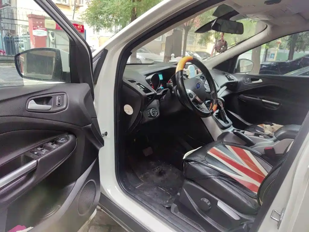 Ford Kuga — миниатюра 17