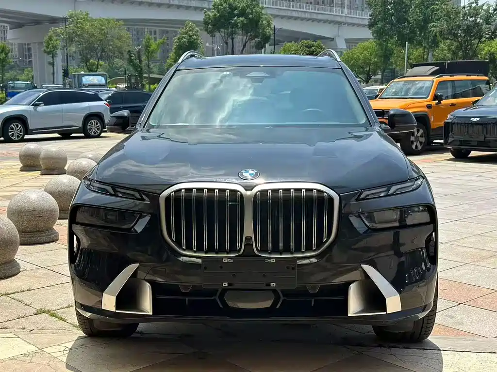BMW X7 2023 xDrive40i Lead Luxury