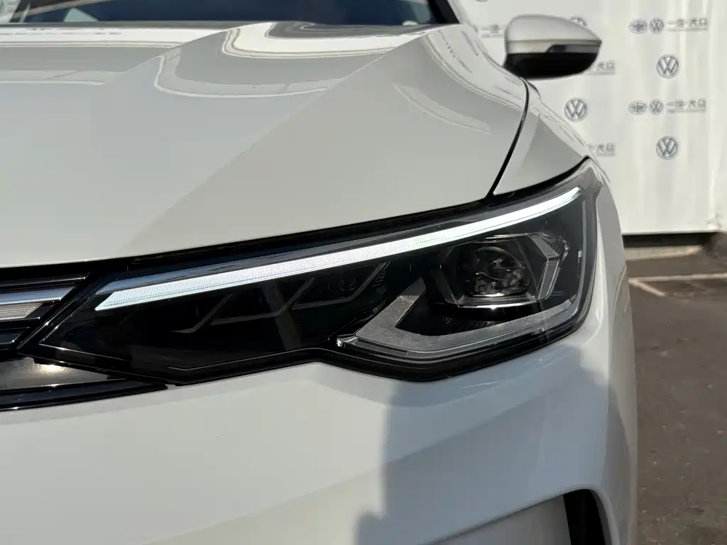 Volkswagen Golf 2026 300TSI Pro