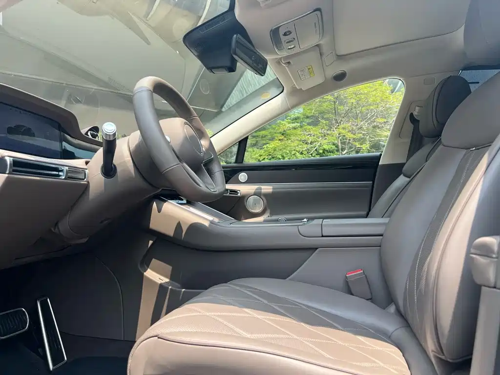 AITO ENJOY THE WORLD S9