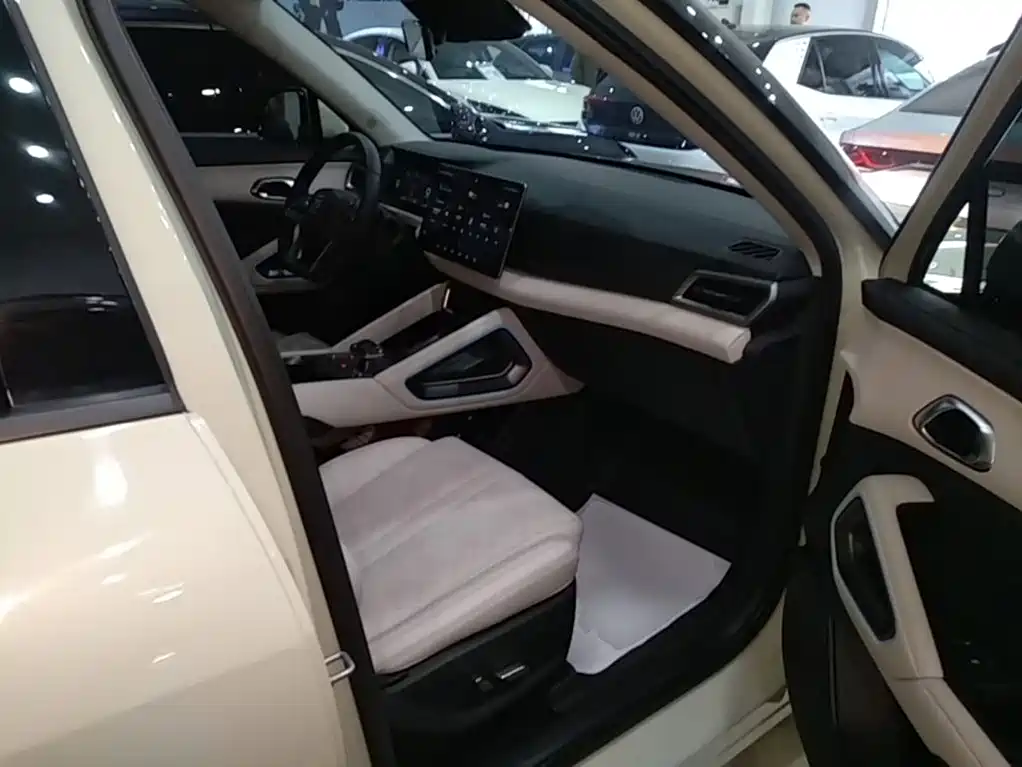 BYD Yuan UP — миниатюра 25