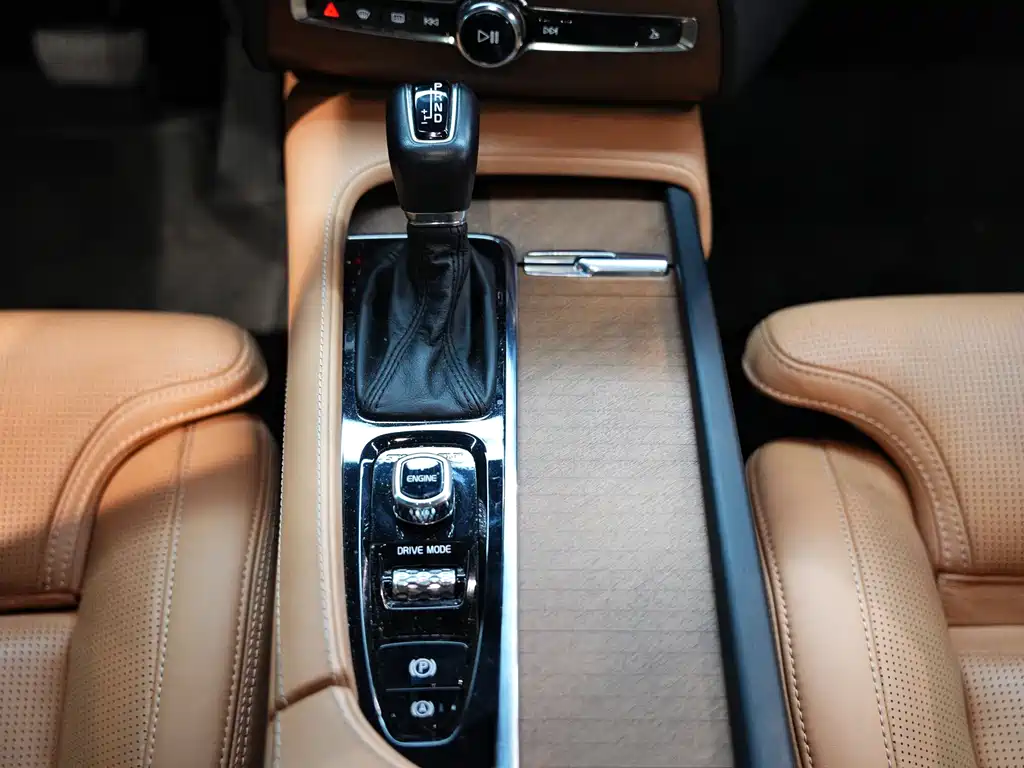 Volvo XC90 — миниатюра 19
