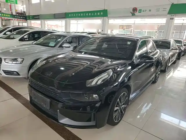 2020 Lynk & Co 03