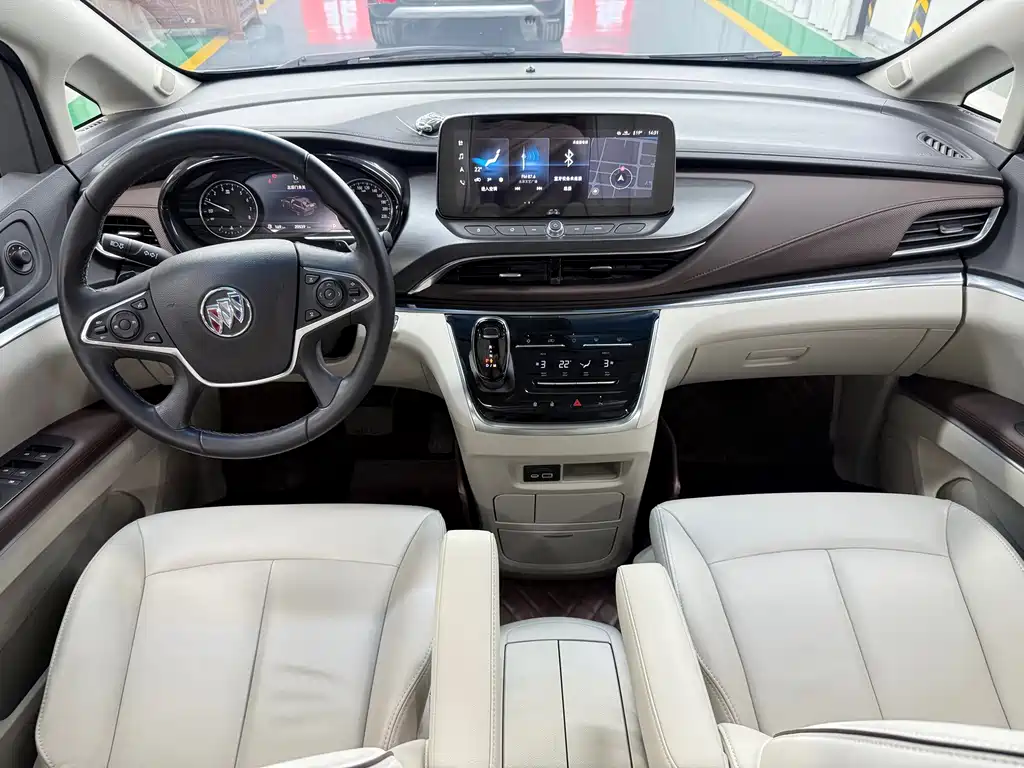 Buick GL8 — миниатюра 10