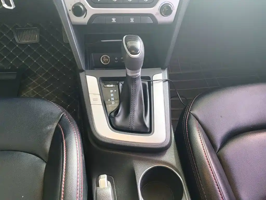 Hyundai Elantra — миниатюра 14