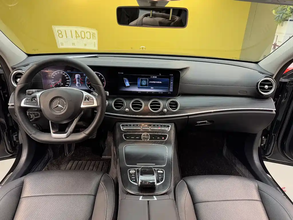 MERCEDES-BENZ E CLASS