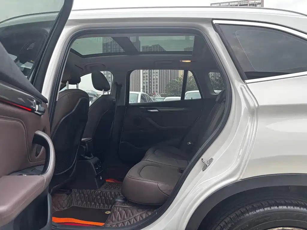 BMW X1 — миниатюра 6