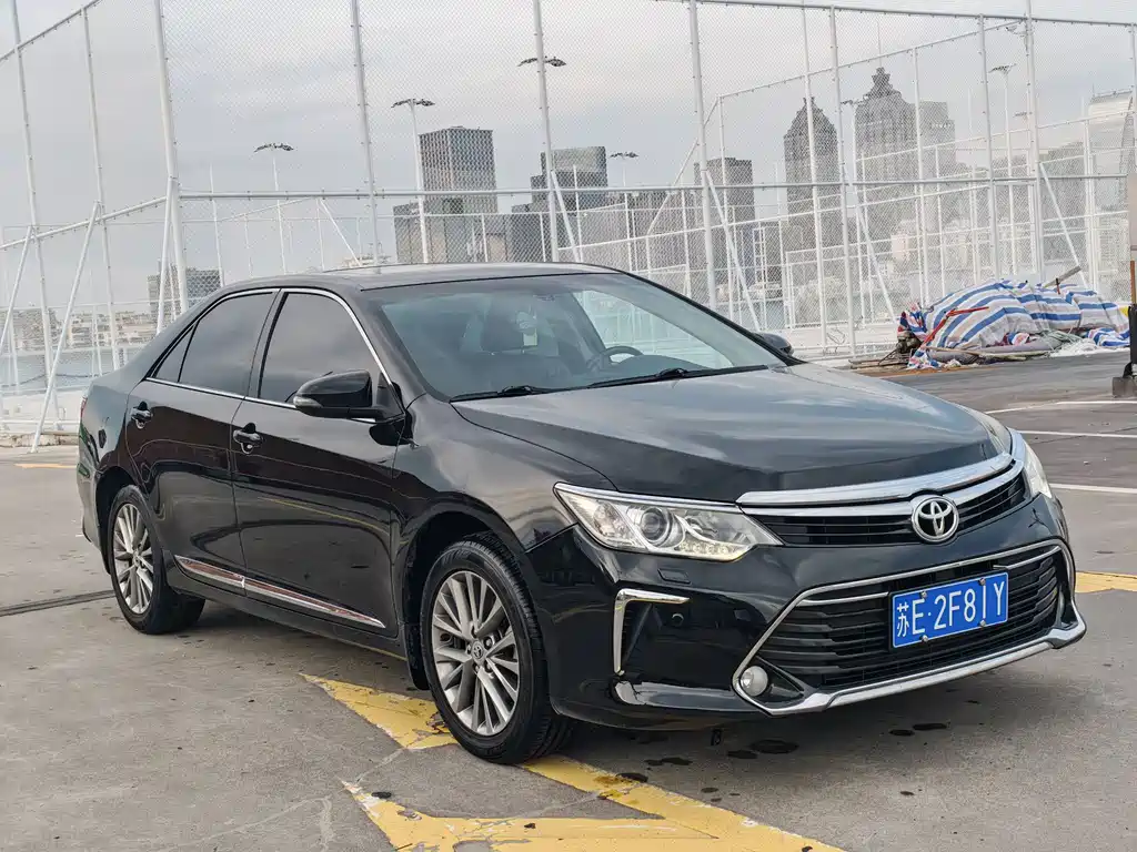 Toyota Camry 2016 2.5G Luxury
