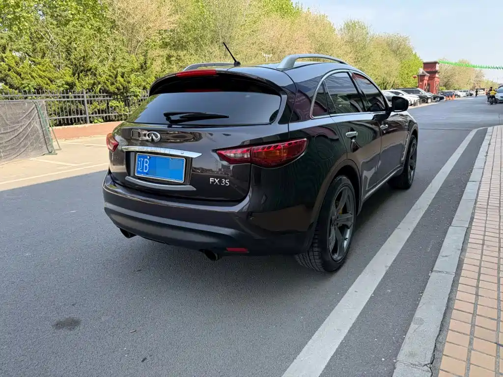Infiniti FX — миниатюра 14