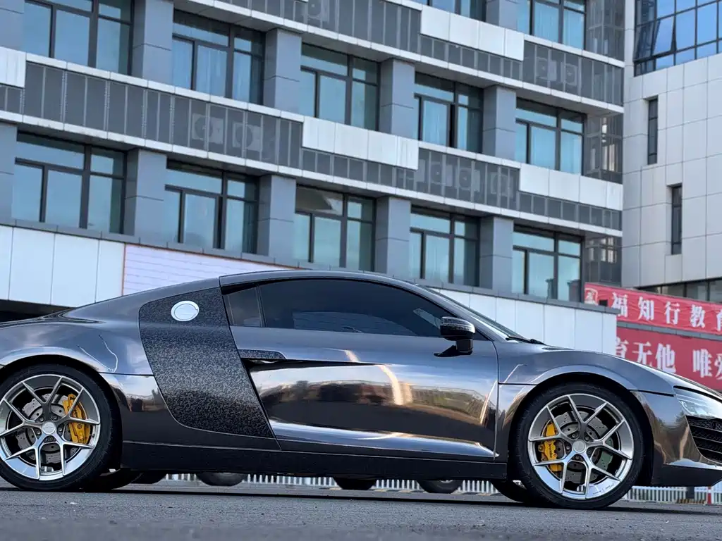 Audi R8 — миниатюра 6