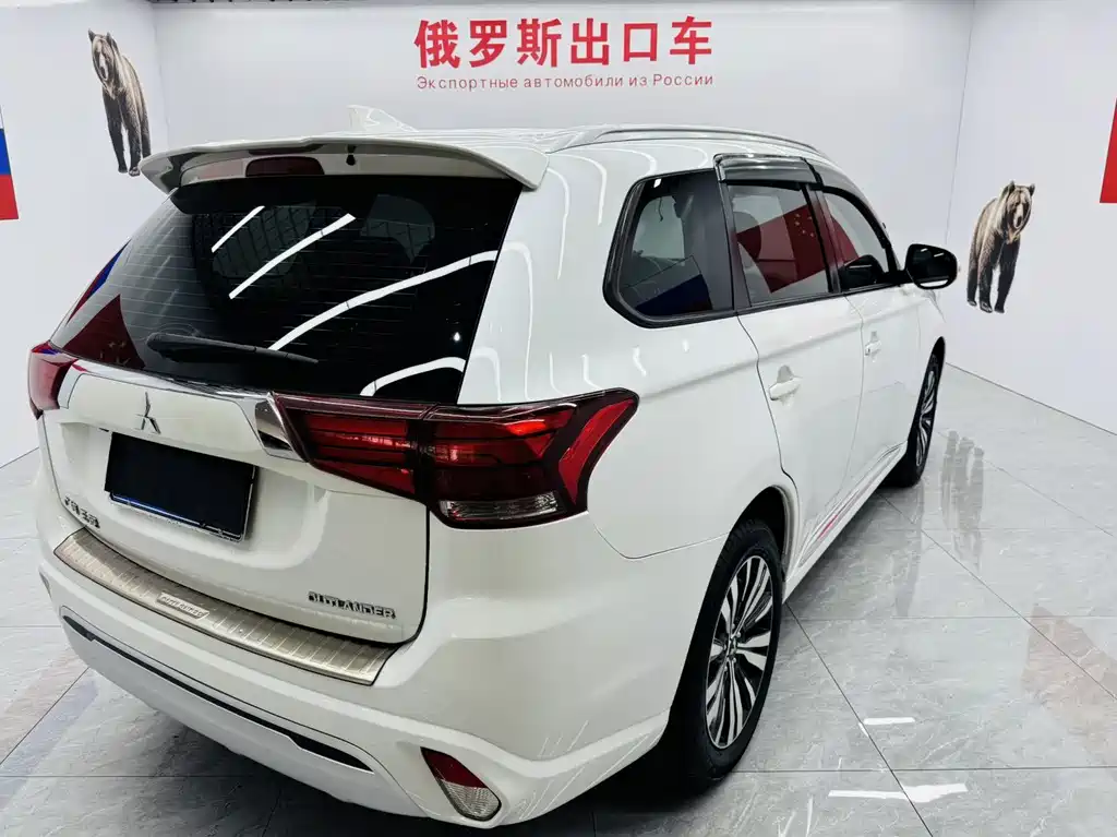 Mitsubishi Outlander — миниатюра 11