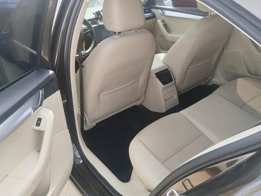 Skoda Octavia — миниатюра 10