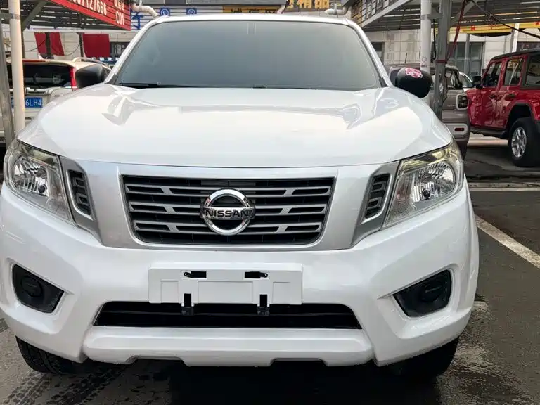 NISSAN NAVARRA