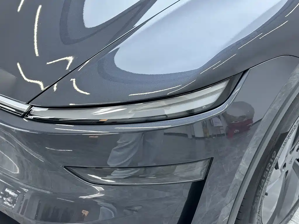Tesla Model Y — миниатюра 11