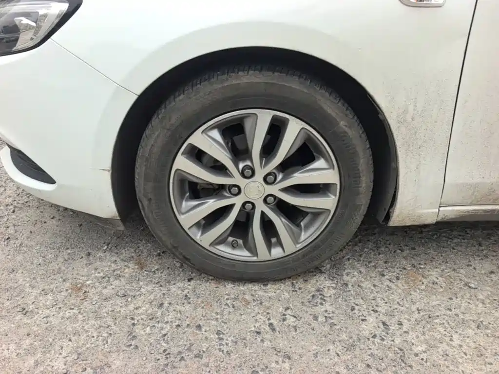 Buick Excelle — миниатюра 23