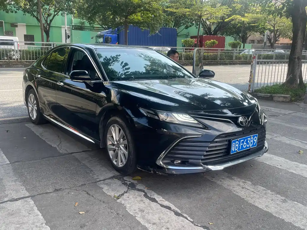 Toyota Camry — миниатюра 6