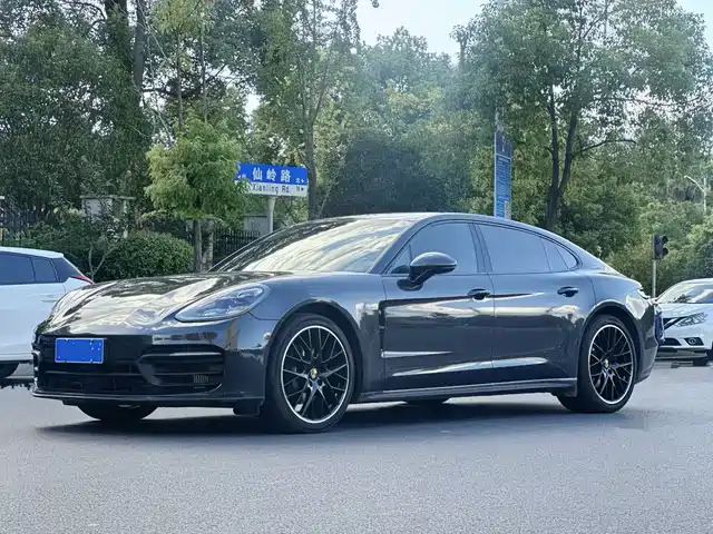 PORSCHE PANAMERA 2021