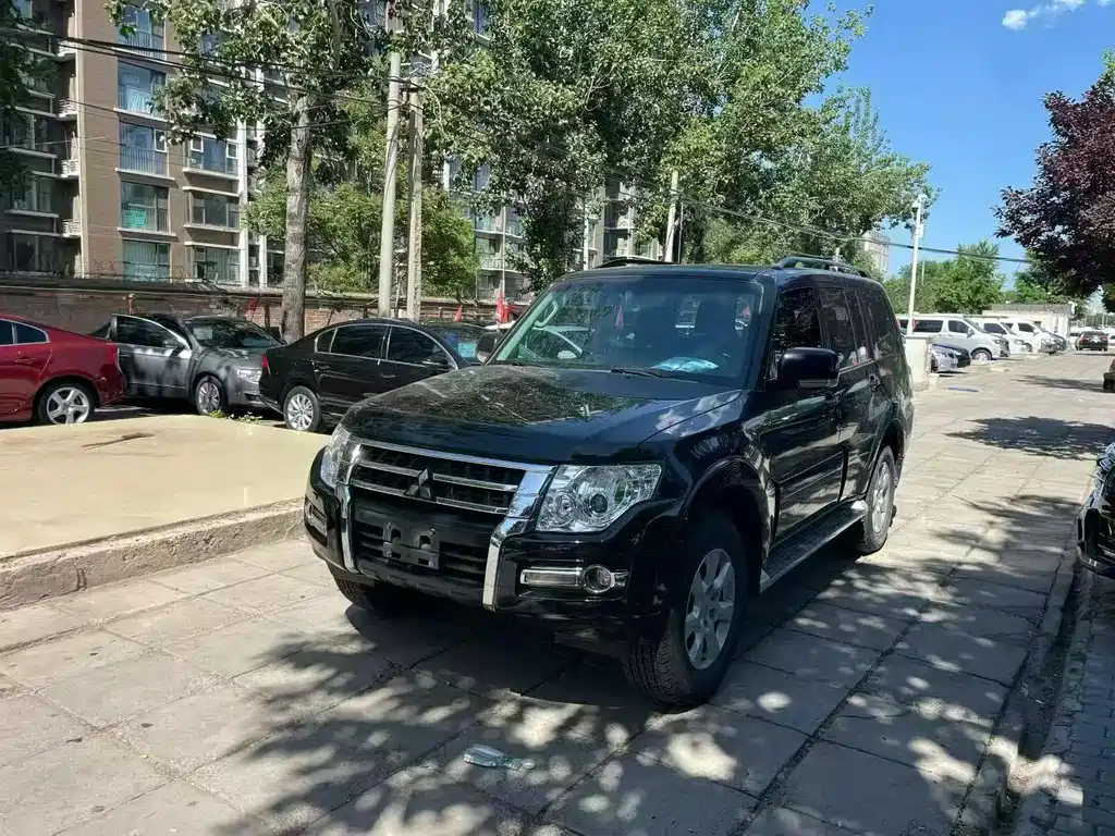 Купить Mitsubishi Pajero (Import)