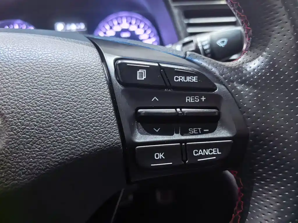 Hyundai Elantra — миниатюра 11