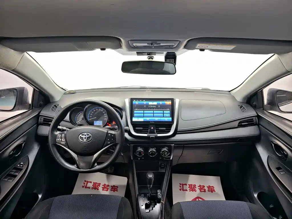 Toyota Yaris L — миниатюра 13