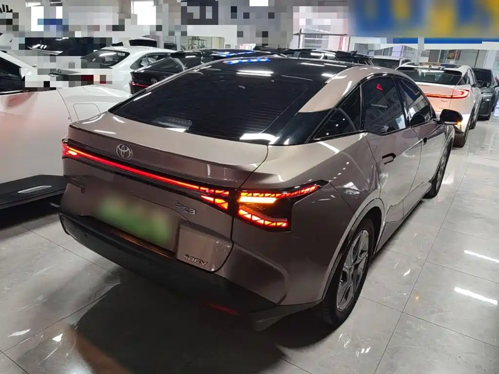 Toyota bZ3 — миниатюра 7
