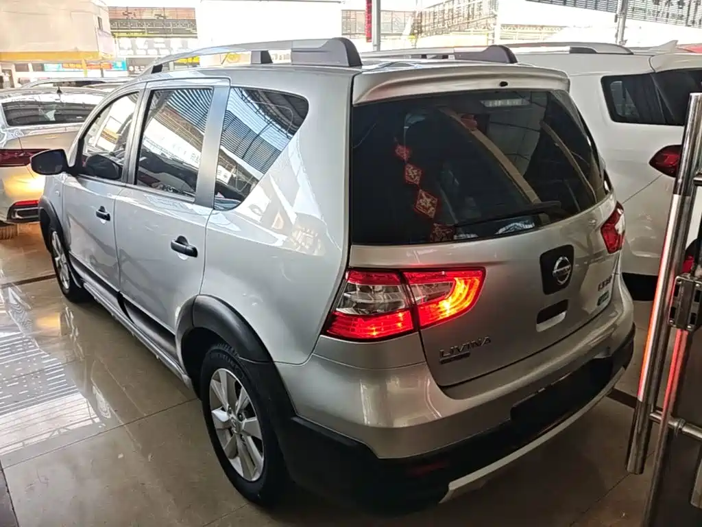 Nissan Livina — миниатюра 5