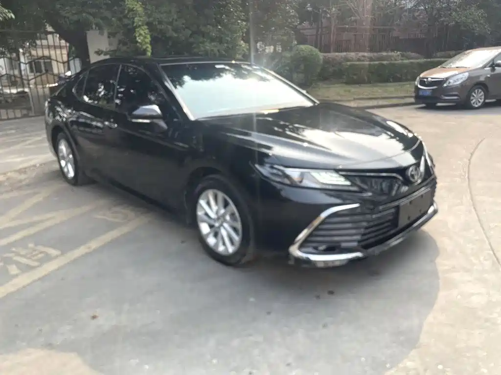 TOYOTA CAMRY